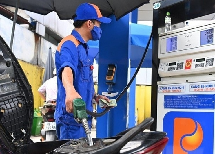 Kéo dài giảm thuế nhập khẩu xăng, dầu đến hết ngày 30-6-2026